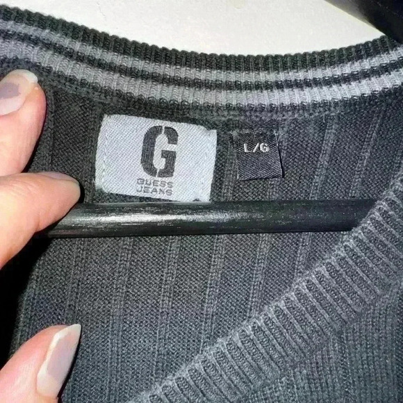 Guess  sweater - Picture 3 of 3